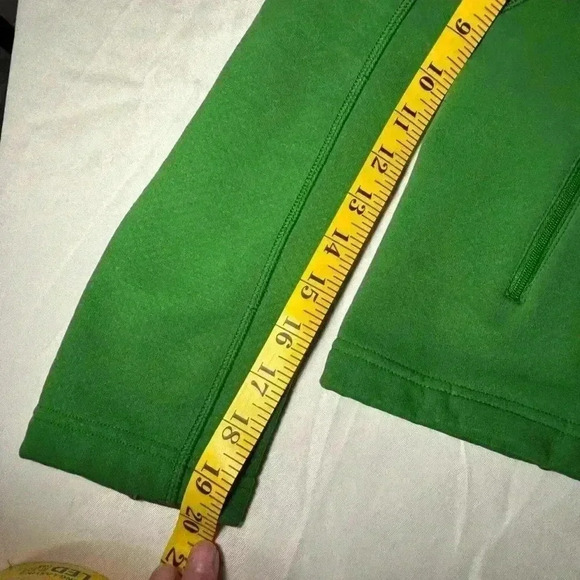 Womens size medium under armour jacket, #D134 - Picture 14 of 14